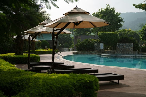 Hotels & Resorts